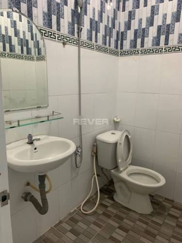 Nhà phố Quận 7 Nhà phố thiết kế 1 trệt, 2 lầu đúc chắc chắn, cửa hướng Đông Bắc thoáng mát.