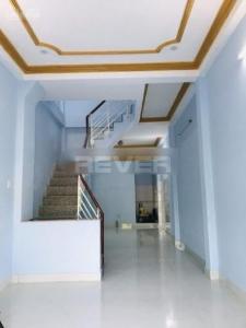 Nhà phố Quận Tân Bình Nhà phố mặt tiền đường Trường Chinh rộng 40m, kết cấu 1 trệt 2 lầu.