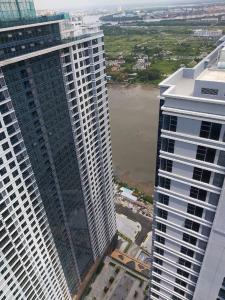 Căn hộ Sunwah Pearl, Bình Thạnh Căn hộ Sunwah Pearl tầng cao view sông đón gió mát mẻ, đầy đủ nội thất.