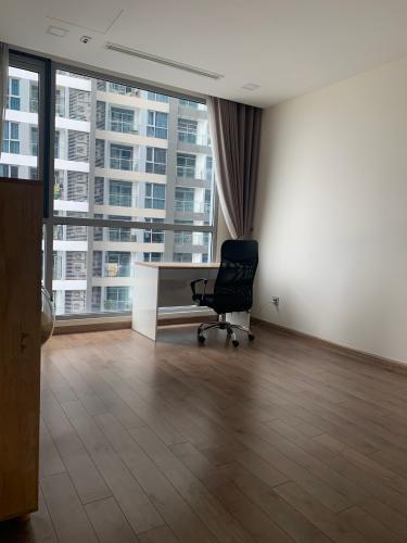 Phòng ngủ Vinhomes Central Park Căn hộ Vinhomes Central Park tầng cao mát mẻ, đầy đủ nội thất.