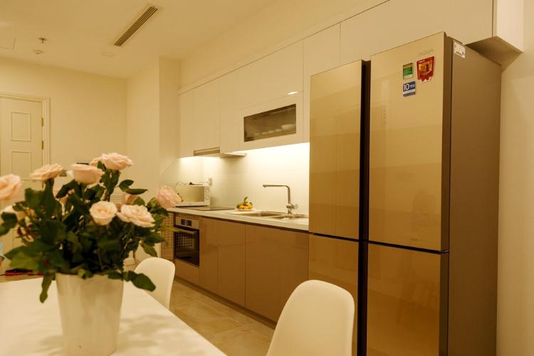 Căn hộ Vinhomes Golden River, Quận 1 Office-tel Vinhomes Golden River tầng 33, đầy đủ nội thất và tiện ích.