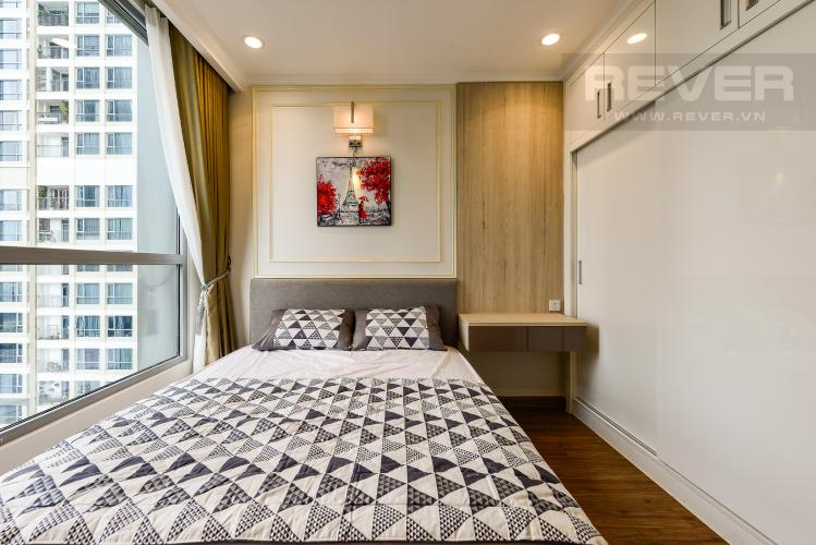 Căn hộ Vinhomes Central Park, Quận Bình Thạnh Căn hộ Vinhomes Central Park tầng 21 có 3 phòng ngủ, không gian thoáng đãng.