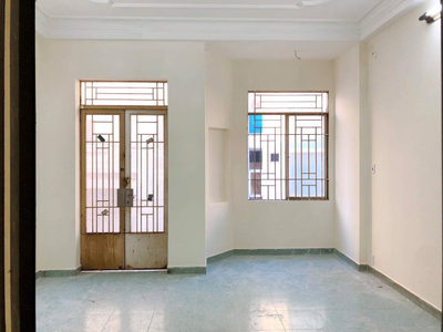 Nhà phố Quận Tân Bình Nhà phố thiết kế 1 trệt, 2 lầu và sân thượng, khu dân cư lâu đời.