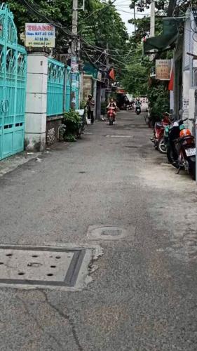 Hẻm trước nhà Nhà phố Quận 7 hướng Đông Bắc, diện tích sử dụng 169m2.