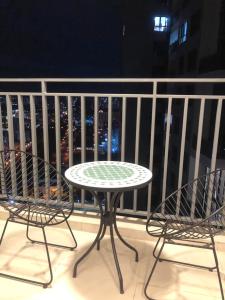 ban công căn hộ riviera point Căn hộ Riviera Point tầng cao, đón view sông thoáng mát.