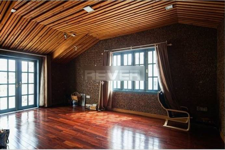 Biệt thự Quận 7 Biệt thự diện tích 250m2 thiết kế 1 trệt, 3 lầu và 1 tầng hầm để xe rộng rãi.