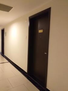 Hành lang Kingston Residence, Phú Nhuận Căn hộ Officetel Kingston Residence nội thất văn phòng đầy đủ. 