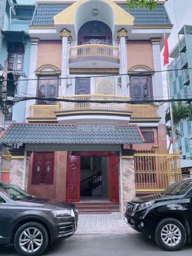 Mặt tiền biệt thự Quận Gò Vấp Biệt thự Huy Hoàng Sala có 2 mặt tiền, cách đường Nguyễn Oanh 50m.