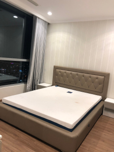 Căn hộ Vinhomes Central Park, Quận Bình Thạnh Căn hộ Vinhomes Central Park tầng 36 diện tích 155m2, đầy đủ nội thất.