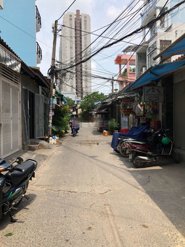 Nhà phố Quận 8 Nhà phố thiết kế 1 trệt, 1 lầu diện tích 30m2, cách đường Chánh Hưng 60m.