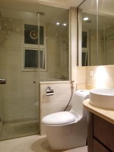 Toilet Saigon Pearl Quận Bình Thạnh Căn hộ SaiGon Pearl tầng cao, đầy đủ nội thất