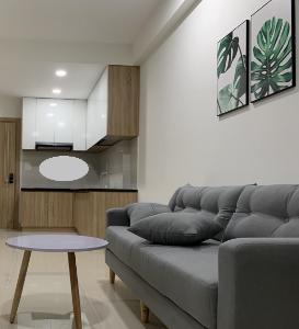 Phòng khách , Căn hộ Saigon Gateway , Quận 9 Căn hộ Saigon Gateway cửa chính hướng Đông Bắc, đầy đủ nội thất.