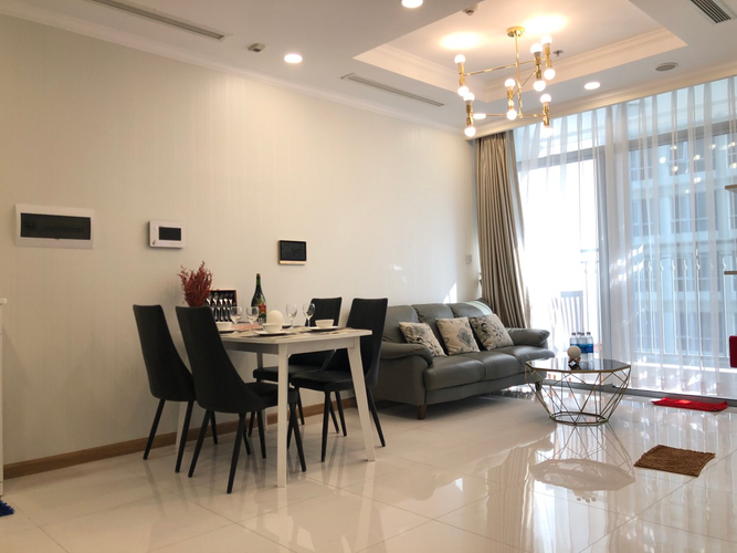 Căn hộ Vinhomes Central Park, Quận Bình Thạnh Căn hộ Vinhomes Central Park tầng 8, đầy đủ nội thất và tiện ích.