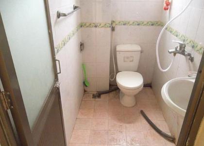 Toilet Nhà phố trung tâm Phú Nhuận thuận tiện kinh doanh hướng Đông, pháp lý rõ ràng