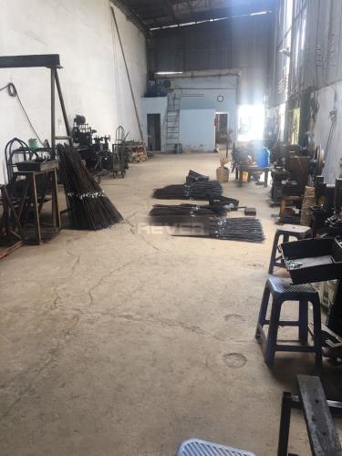 Nhà xưởng kho bãi Huyện Bình Chánh Nhà xưởng kho bãi diện tích 323.1m2, mặt tiền đường rộng rãi thông thoáng.