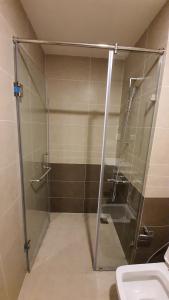 WC OT The Sun Avenue  Căn hộ Officetel The Sun Avenue view đẹp, nội thất cơ bản.