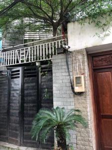 Mặt tiền nhà phố Phan Huy Ích, Gò Vấp Nhà phố hướng Tây Bắc, có dãy 12 phòng trọ, hẻm xe hơi. 