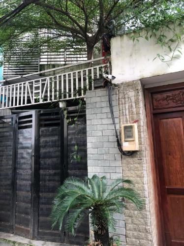 Mặt tiền nhà phố Phan Huy Ích, Gò Vấp Nhà phố hướng Tây Bắc, có dãy 12 phòng trọ, hẻm xe hơi. 