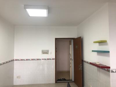 Căn hộ Phú Lợi 1, Quận 8 Căn hộ Chung cư Phú Lợi 1 tầng 11, cửa hướng Tây Bắc nội thất cơ bản.