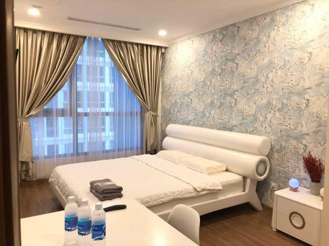 Căn hộ Vinhomes Central Park, Quận Bình Thạnh Căn hộ Vinhomes Central Park tầng 8, đầy đủ nội thất và tiện ích.