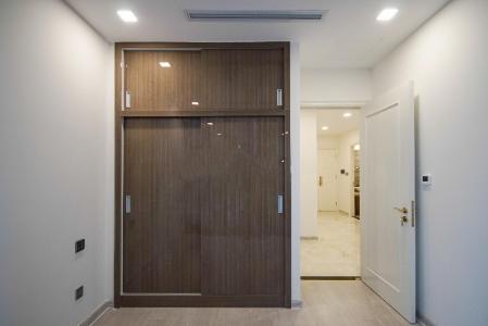 Phòng ngủ Vinhomes Golden River, Quận 1 Officetel Vinhomes Golden River tầng 10 diện tích 77.6m2, không nội thất.