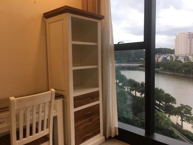 Phòng ngủ Vinhomes Golden River, Quận 1 Căn hộ Vinhomes Golden River view sông và thành phố thơ mộng.