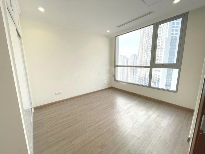 Căn hộ Vinhomes Central Park, Quận Bình Thạnh Căn hộ Vinhomes Central Park tầng 20 diện tích 53m2, nội thất cơ bản.