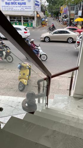 cầu thang Nhà phố hướng Đông Nam mặt tiền, diện tích sử dụng 432m2.