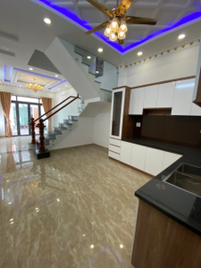 Nhà phố Huyện Nhà Bè Nhà phố hẻm xe hơi đường Huỳnh Tấn Phát, kết cấu đúc 3 tấm kiên cố.