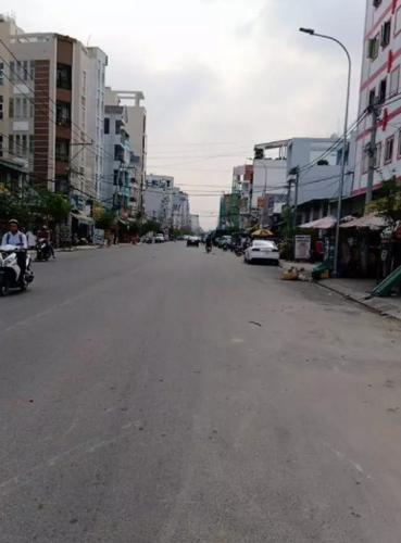 Đường trước nhà phố Quận Tân Bình Nhà phố mặt tiền đường Phạm Văn Bạch, diện tích 65m2 vuông đẹp.