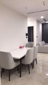 Bàn ăn Vinhomes Golden River, Quận 1 Căn hộ Vinhomes Golden River hướng Tây Nam, diện tích 77.4m²