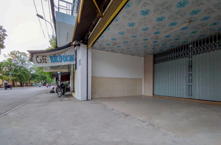 Nhà phố Quận 4 Nhà phố thiết kế 1 trệt, 1 lửng, 1 lầu và sân thượng, không có nội thất.