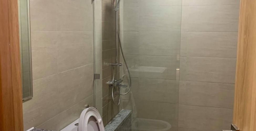 Toilet Celadon City, Tân Phú Căn hộ Duplex Celadon City hướng Tây Bắc, đầy đủ nội thất.