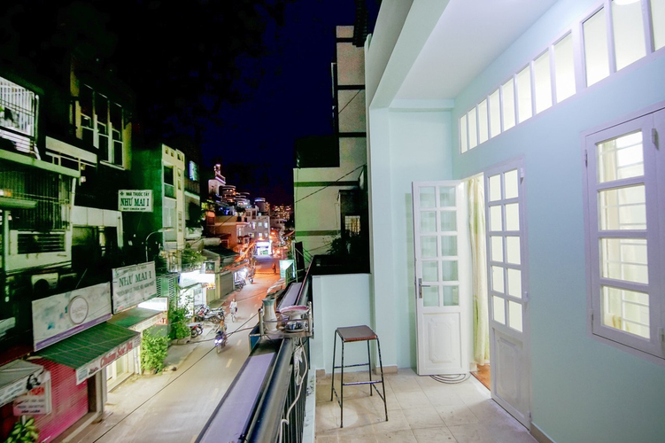 Nhà phố Quận Bình Thạnh Nhà phố nằm tại khu vực dân cư sầm uất, kết cấu 1 trệt, 1 lầu kiên cố.