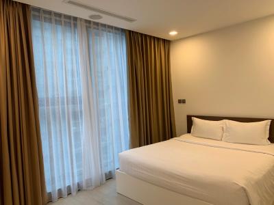 phòng ngủ Căn hộ Vinhomes Golden River, đầy đủ nội thất, tầng cao