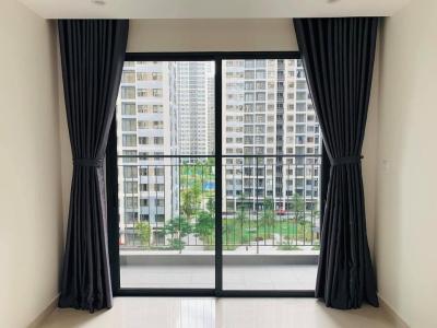 Ban công căn hộ Vinhomes Grand Park Căn hộ Vinhomes Grand Park tầng thấp, nội thất cơ bản.