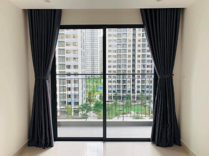 Ban công căn hộ Vinhomes Grand Park Căn hộ Vinhomes Grand Park tầng thấp, nội thất cơ bản.