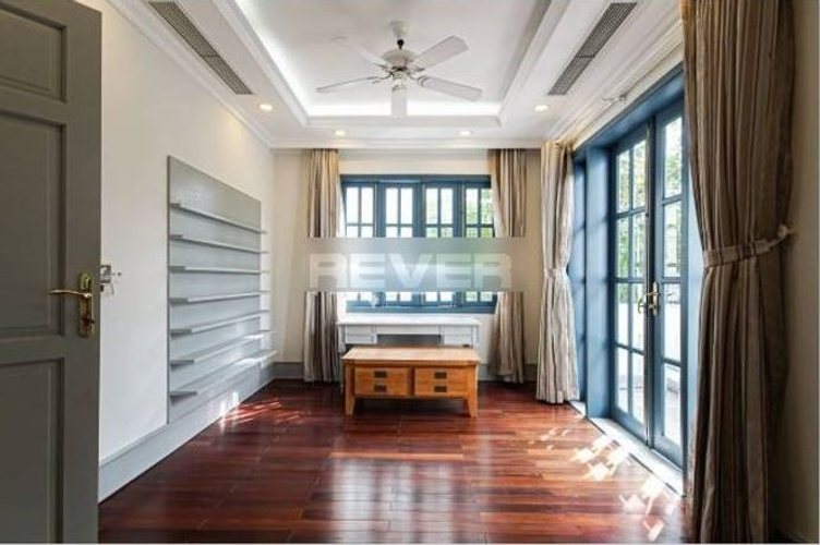 Biệt thự Quận 7 Biệt thự diện tích 250m2 thiết kế 1 trệt, 3 lầu và 1 tầng hầm để xe rộng rãi.