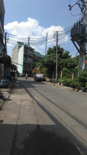 Đường trước mặt bằng kinh doanh Quận Thủ Đức Mặt bằng kinh doanh diện tích 230m2, đường xe tải 10 tấn vào tận nơi.