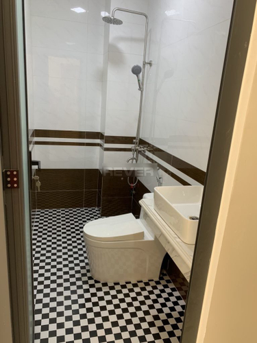 Nhà phố Quận Thủ Đức Nhà phố thiết kế 1 trệt, 3 lầu mới xây rất chắc chắn, không có nội thất.