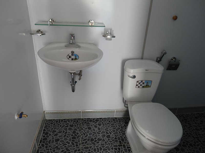 Nhà phố Quận Tân Bình Nhà phố thiết kế 1 trệt, 5 lầu và sân thượng kiên cố, khu dân cư sầm uất.