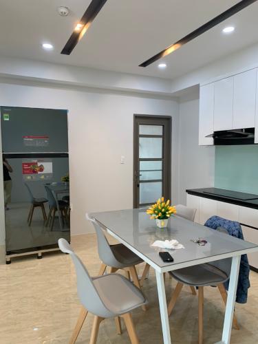 bàn ăn Cho thuê căn hộ Saigon South Residence 3PN, tầng thấp, DT 100m2, đầy đủ nội thất
