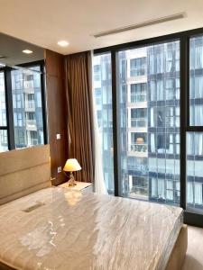 phòng ngủ Căn hộ Vinhomes Golden River hướng Đông Bắc, diện tích 118.8m²