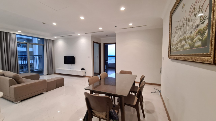 Căn hộ Vinhomes Central Park, Quận Bình Thạnh Căn hộ Vinhomes Central Park tầng 7 thiết kế 4 phòng ngủ, đầy đủ nội thất.