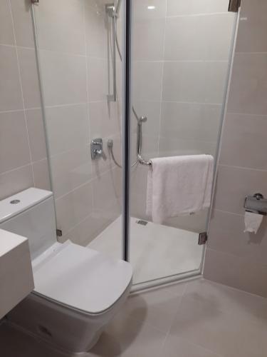 Nhà wc căn hộ Eco Green Saigon Căn hộ Eco Green Saigon 2 phòng ngủ thiết kế hiện đại đầy đủ nội thất