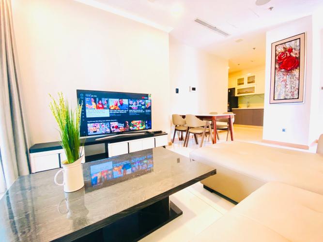 Phòng khách căn hộ VINHOMES CENTRAL PARK Căn hộ Vinhomes Central Park đầy đủ nội thất diện tích 80m².