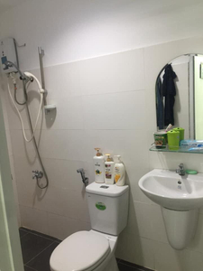 toilet căn hộ Belleza Căn hộ Bellaza Apartment diện tích 70m2, không gian thoáng đãng.