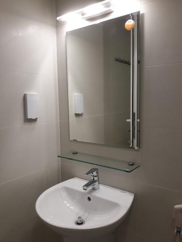 Căn hộ Lavita Charm Thủ Đức Căn hộ Lavita Charm tầng 16 nội thất cơ bản, ban công hướng Đông Nam