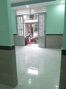 Nhà phố Quận Bình Tân Nhầ phố cấp 4 hẻm xe tải đường Ấp Chiến Lược, khu dân cư đông đúc.