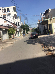 Đường trước mặt bằng kinh doanh Quận Thủ Đức Mặt bằng kinh doanh diện tích 74m2, khu dân cư đông đúc và tấp nập.